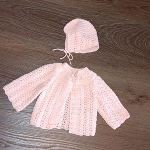 HOMEMADE KNIT NEWBORN CATDIGAN AND MATCHING HAT.   #5842